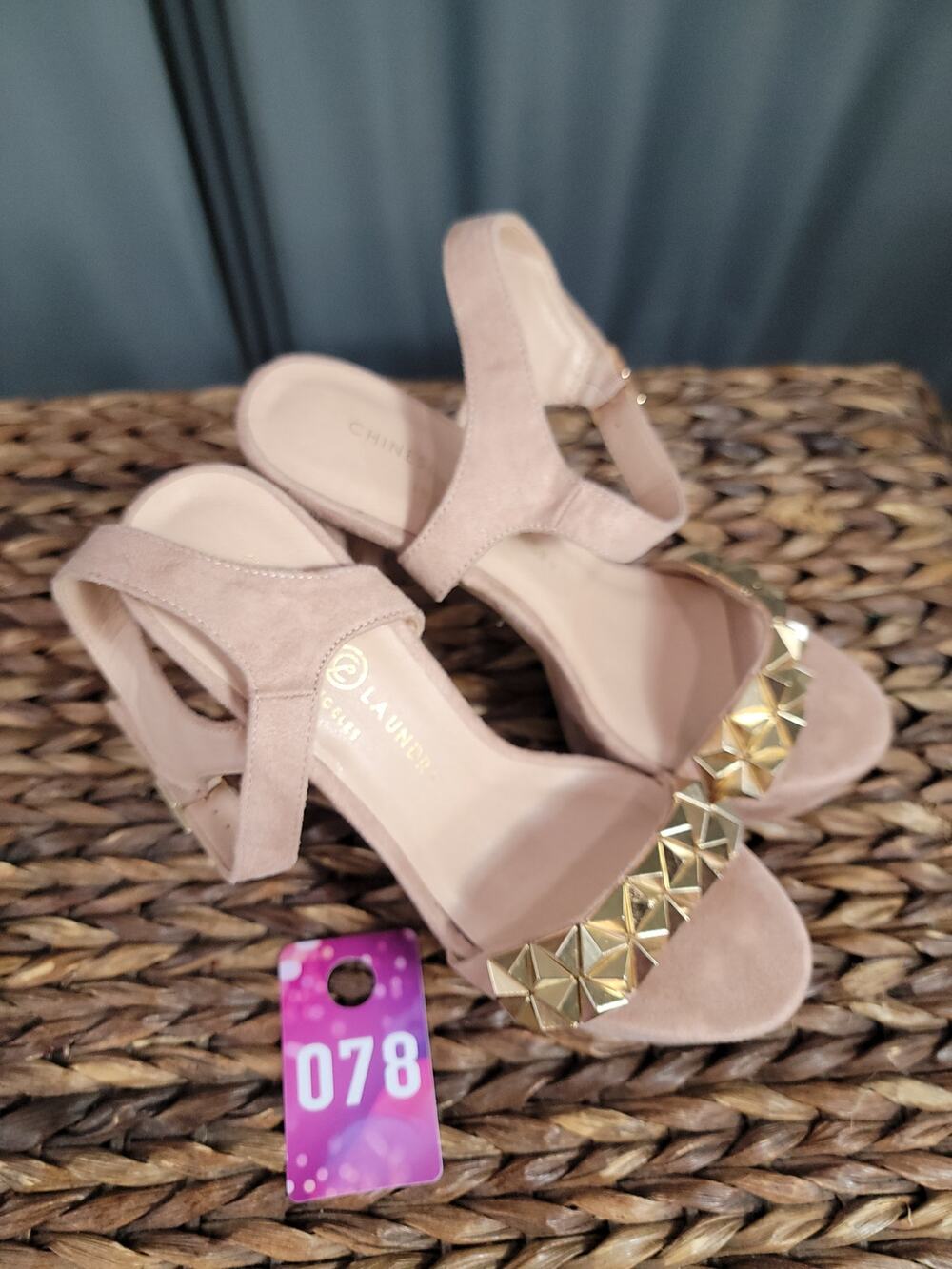Chinese Laundry Arnette Women's 8 Pink Studded Party/Cocktail Platform Sandals